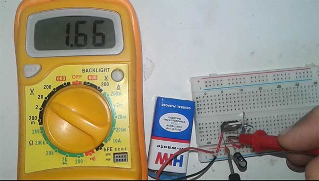 Working of LM317 variable voltage regulator circuit