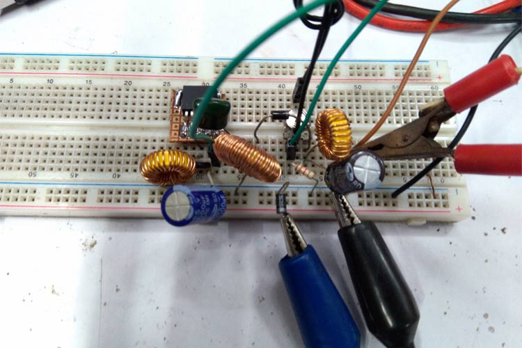 Buck Boost Regulator using XL6009