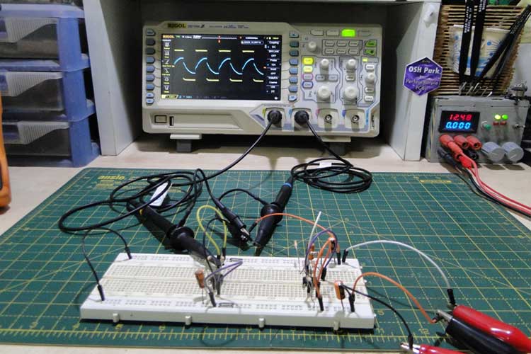 Simple Relaxation Oscillator