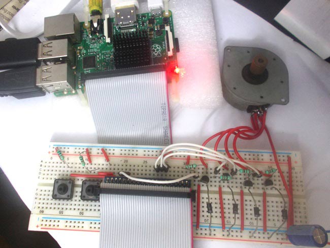 Stepper Motor Control with Raspberry Pi